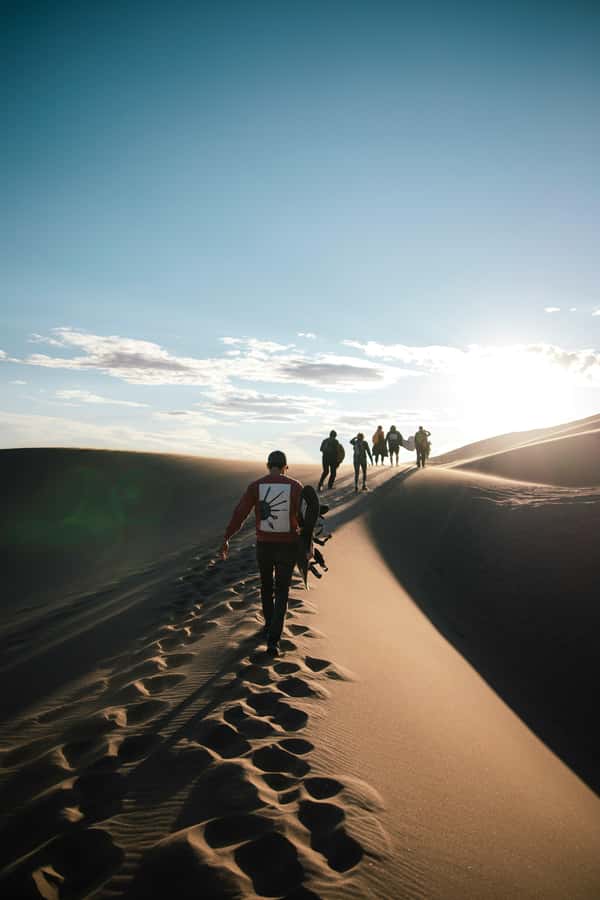 Merzouga: Overnight Stay in Luxury Desert Tent with Dinner - Moroccan dinner in the communal tent