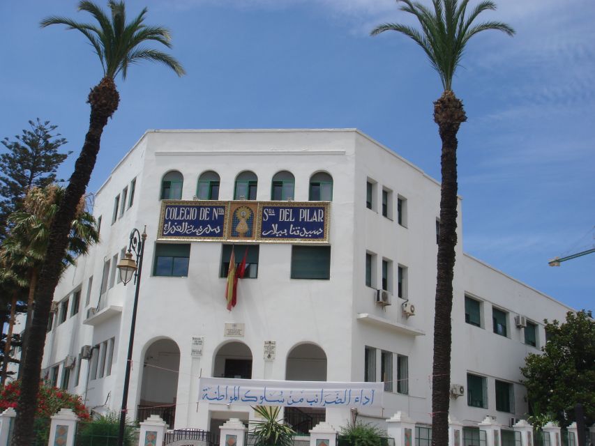 Morocco Day Trip with Tour Guide and Lunch from Algeciras - Lunch in a traditional Tetouan restaurant
