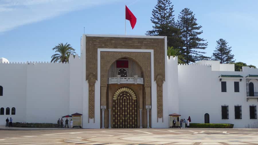 Morocco Day Trip with Tour Guide and Lunch from Algeciras - Crossing the border into Morocco