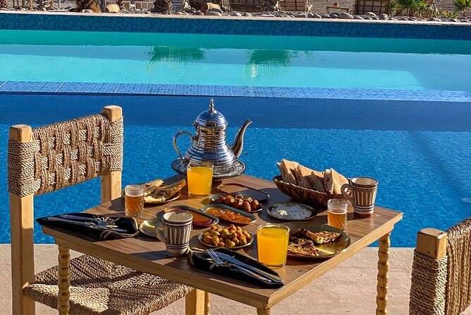 Overnight stay in the Agafay Desert, Deluxe Tent with Show and Swimming Pool - A Moroccan dinner around the campfire