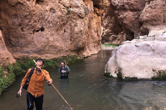 Private Monkey Fingers Canyon Hike - Local encounters beyond the rocks