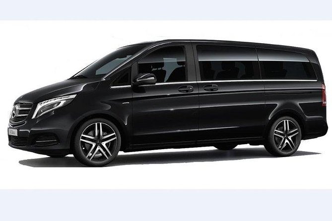 Private Transfer - Marrakech Menara airport (RAK) - A simple airport arrival in Marrakech