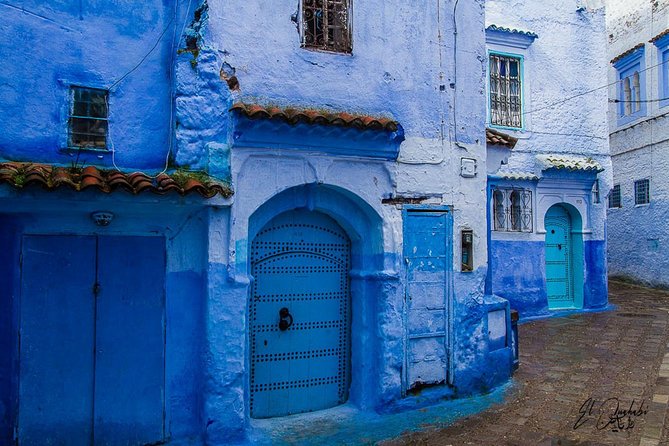 Private walking tour of Chefchaouen (The blue city) - The quiet cemetery and traces of older Chefchaouen