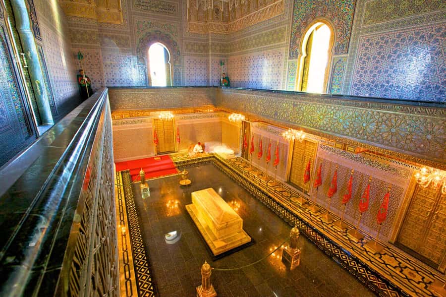 Rabat: Guided City Tour with Mausoleum Mohammed V Visit - The Royal Palace exterior and a practical passport tip
