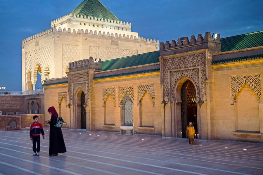 Rabat: Night Tour with traditional Moroccan Dinner - What this Rabat night tour is really offering