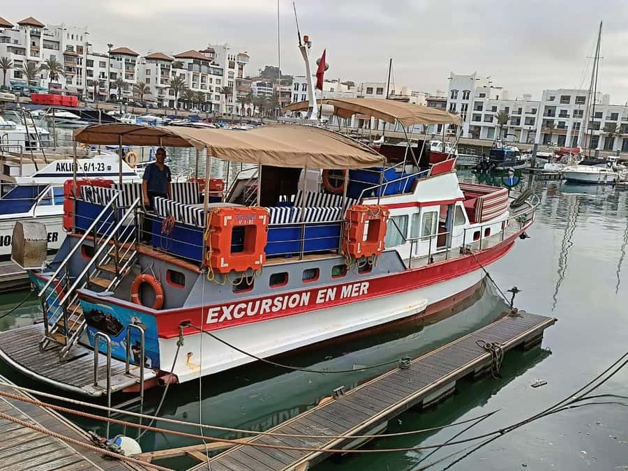 Sea excursion with BBQ, fishing, and swimming - Key points to know before boarding